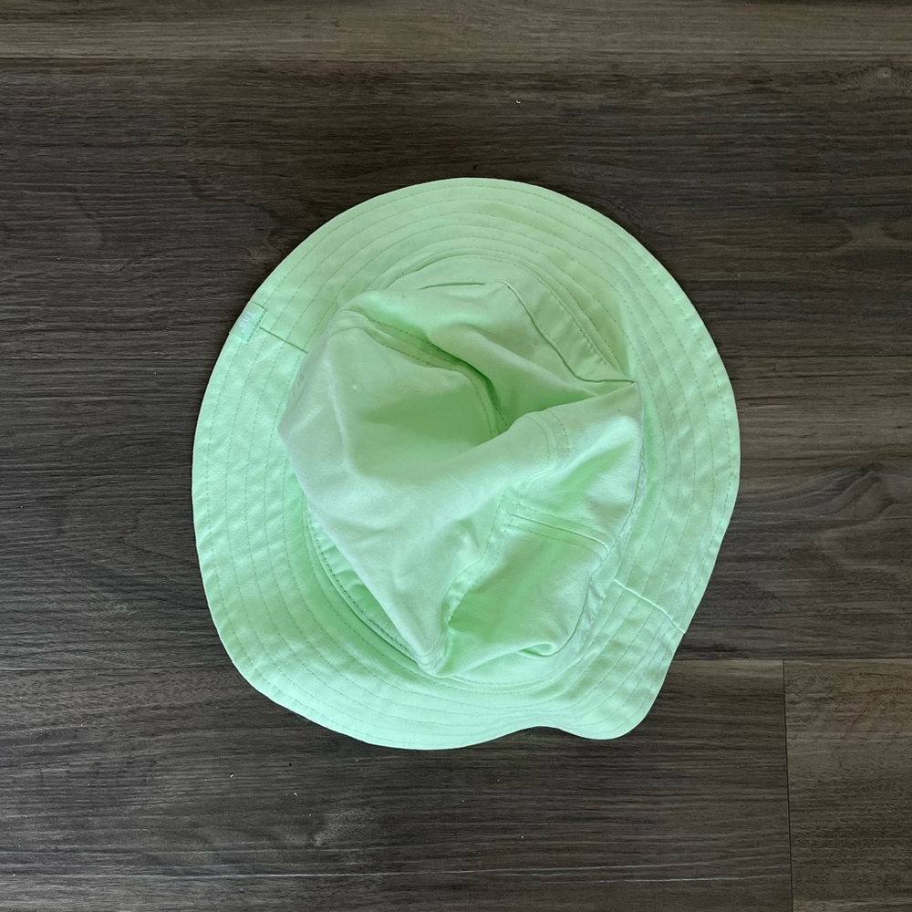 Aritzia TNA bucket hat